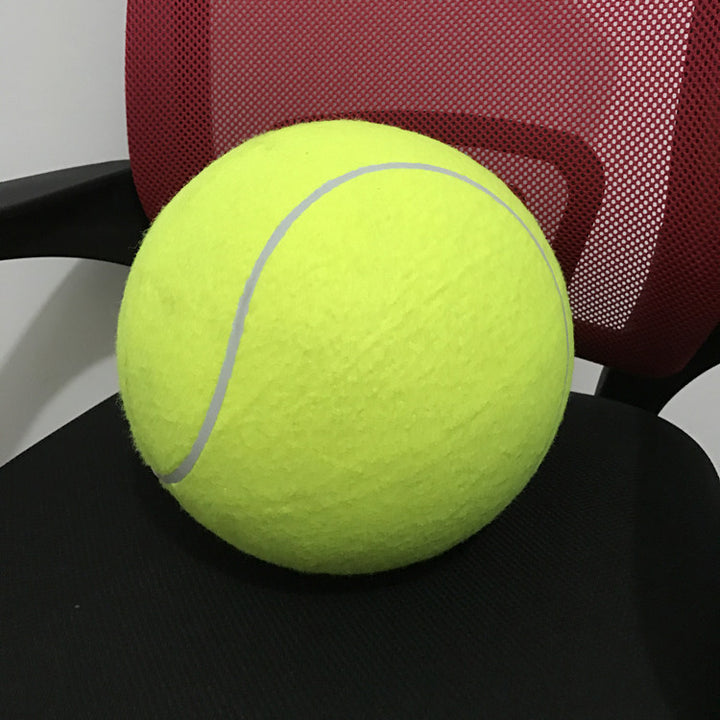 Gigantischer Tennisball