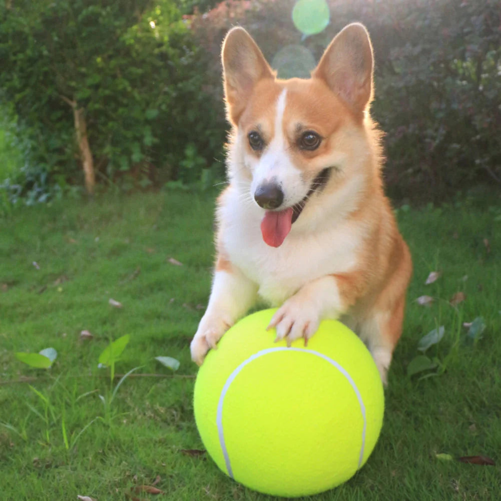 Gigantischer Tennisball